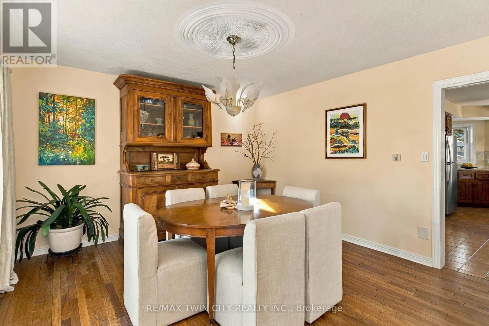 575 HEMINGWAY PLACE