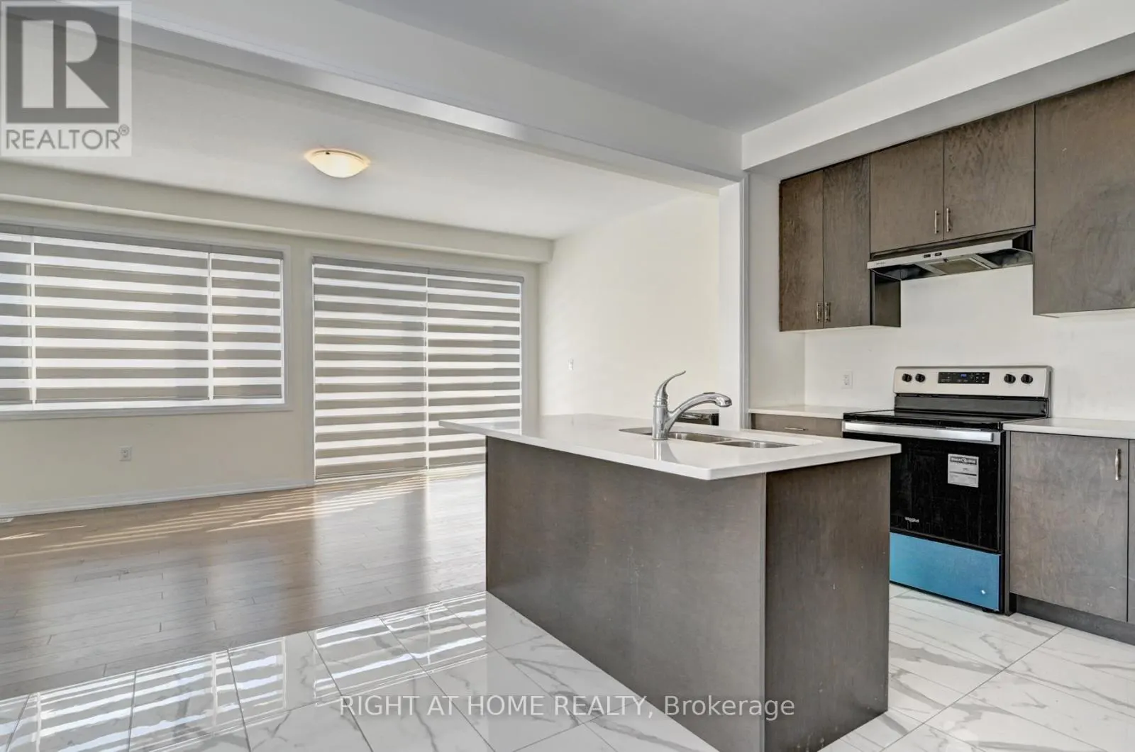 20 - 15 BLACKLOCK STREET