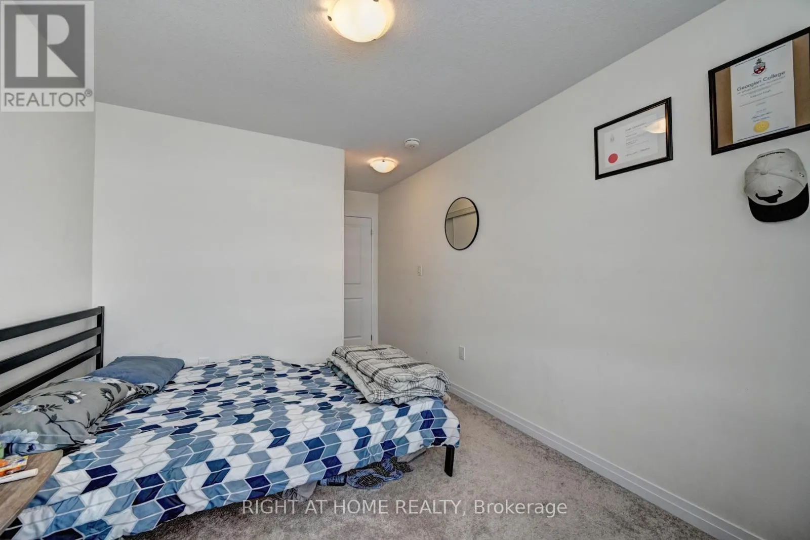 20 - 15 BLACKLOCK STREET