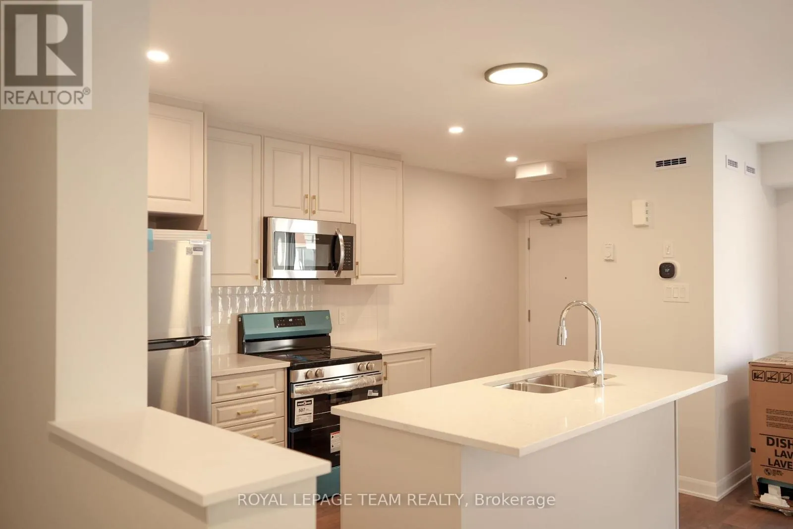5- 1001 GLENROY GILBER DRIVE