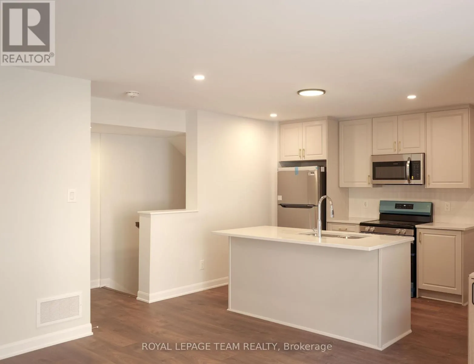 5- 1001 GLENROY GILBER DRIVE