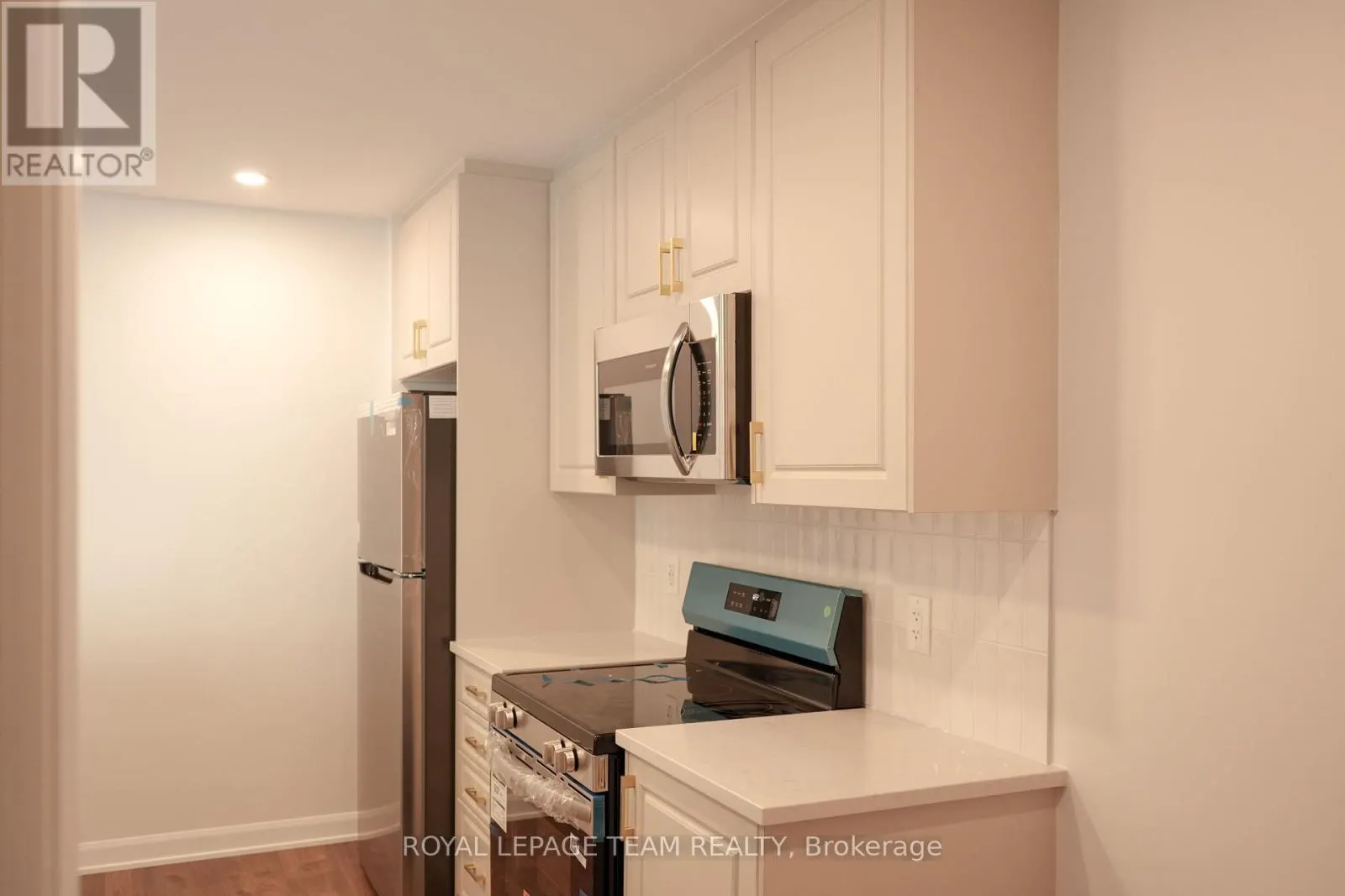 5- 1001 GLENROY GILBER DRIVE