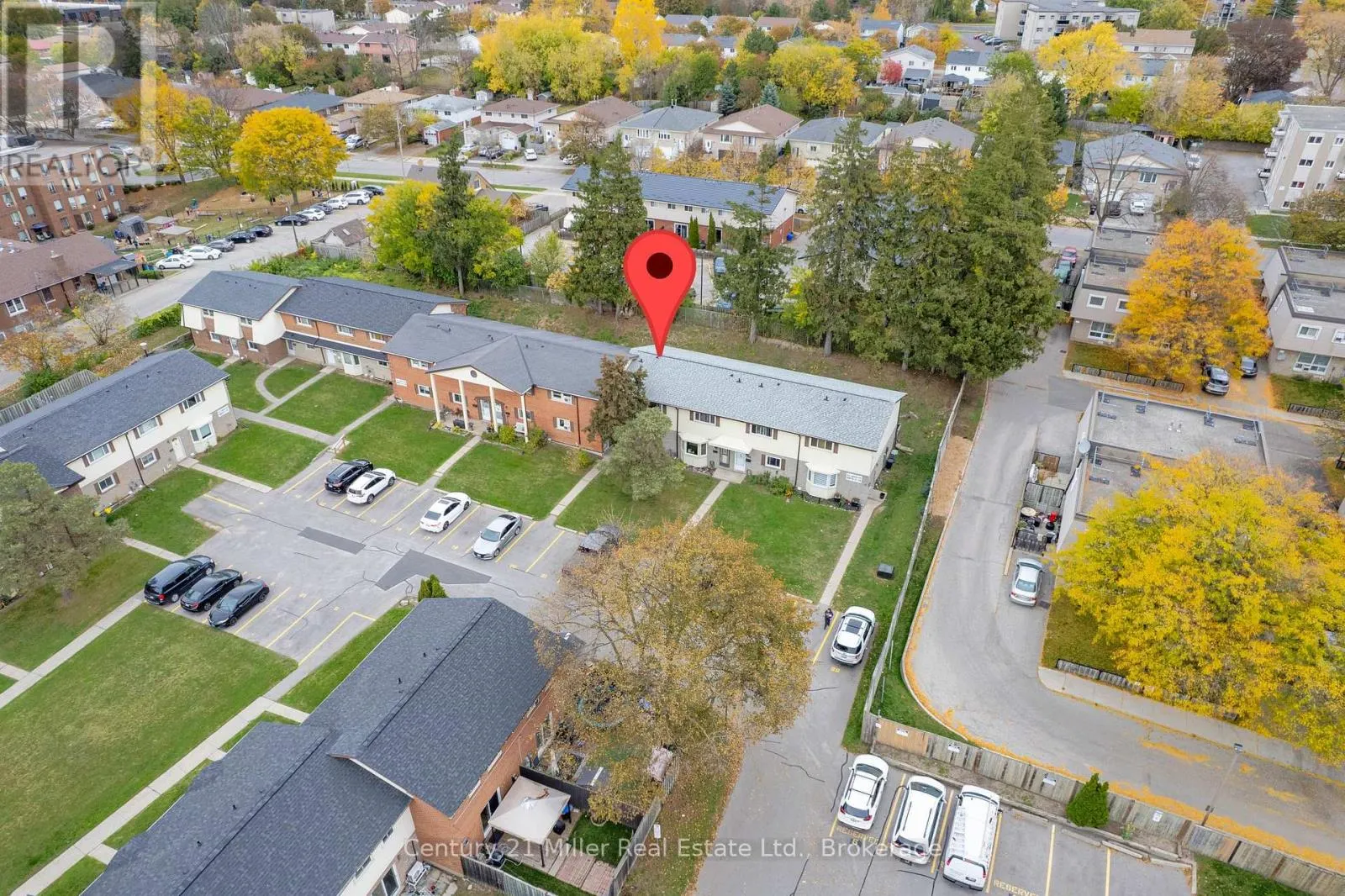 26 - 162 JANSEN AVENUE #26