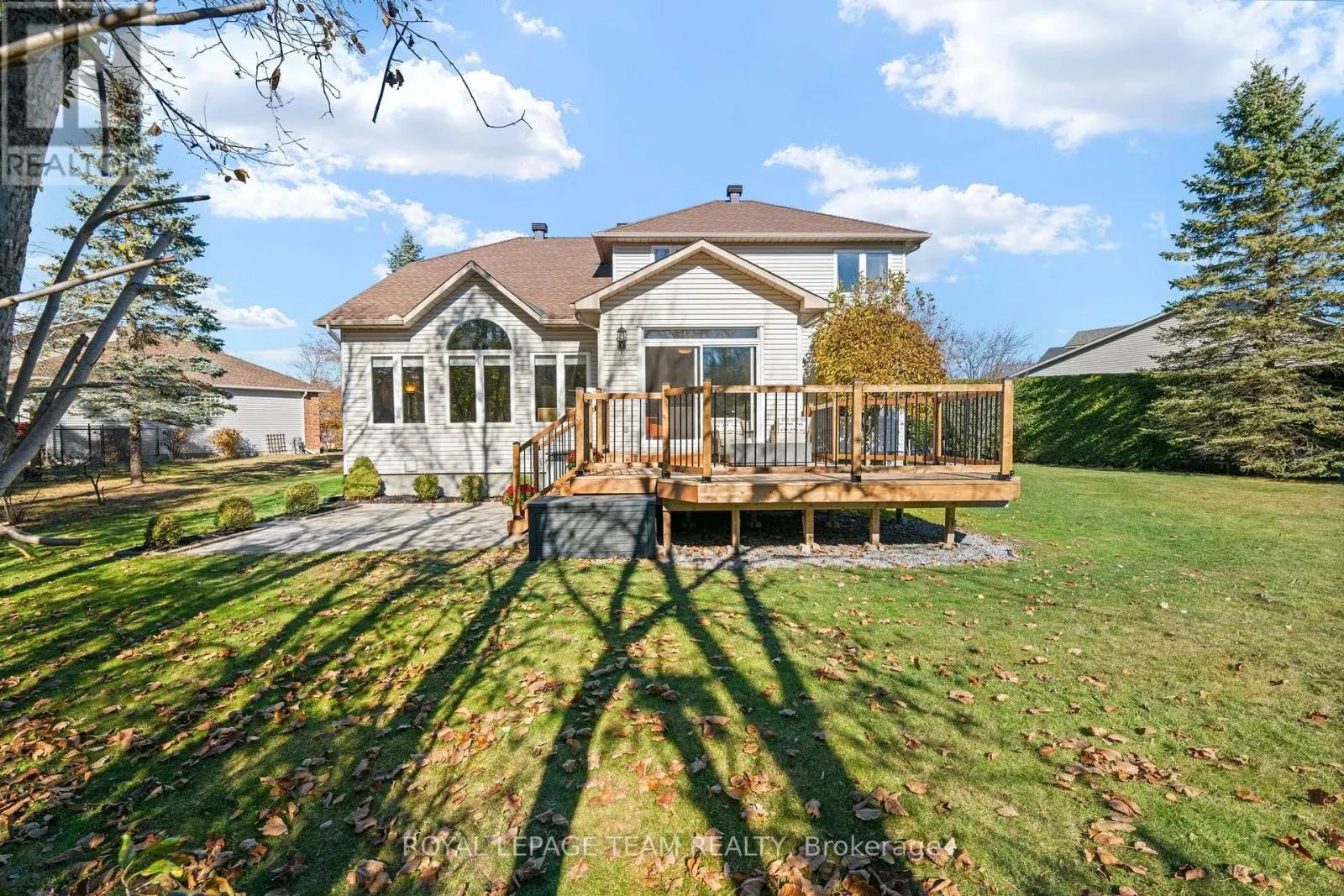 16 SIROCCO CRESCENT
