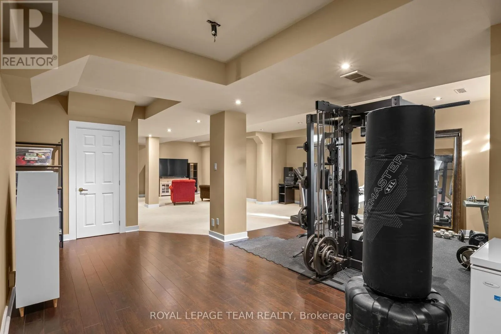 16 SIROCCO CRESCENT