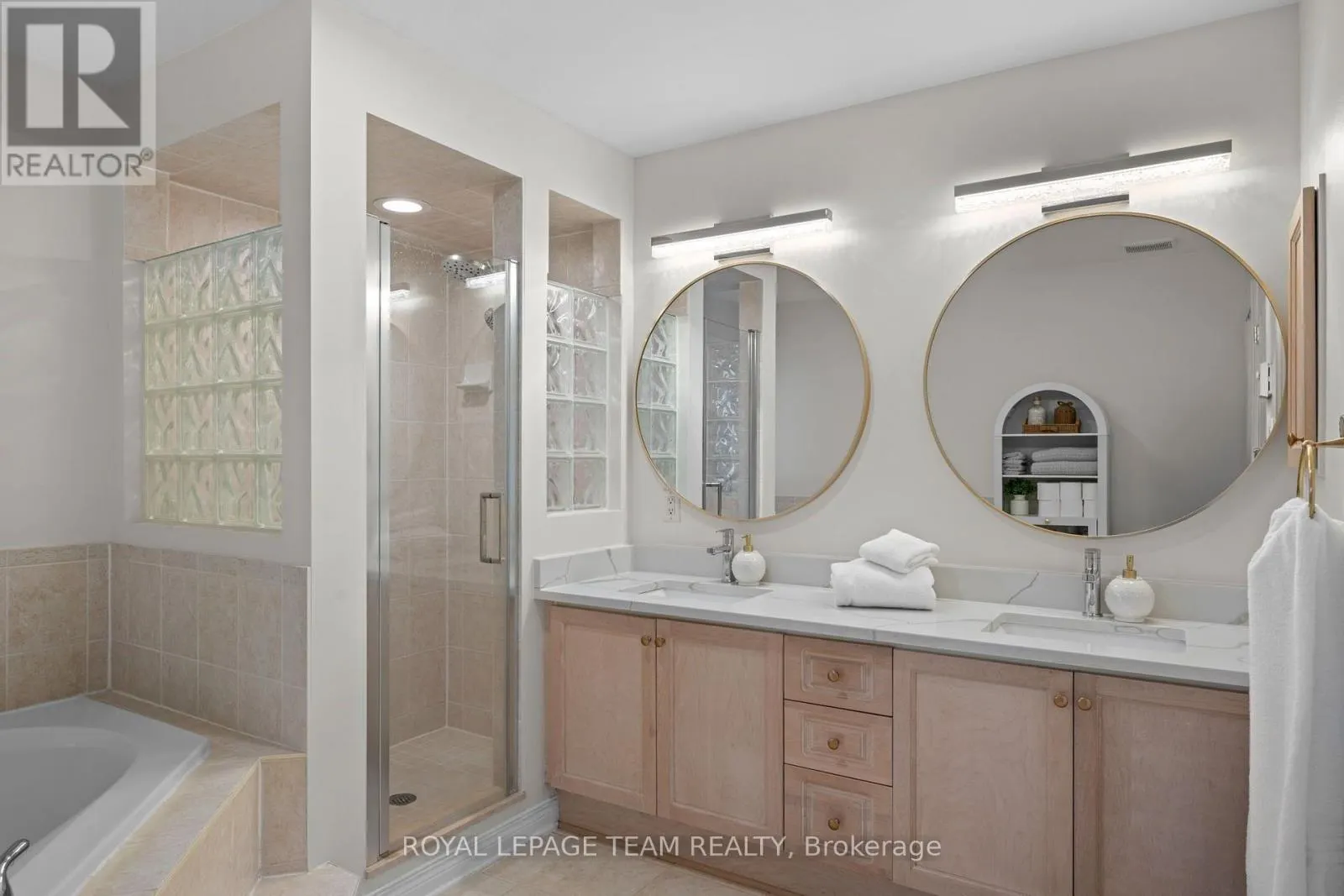 16 SIROCCO CRESCENT