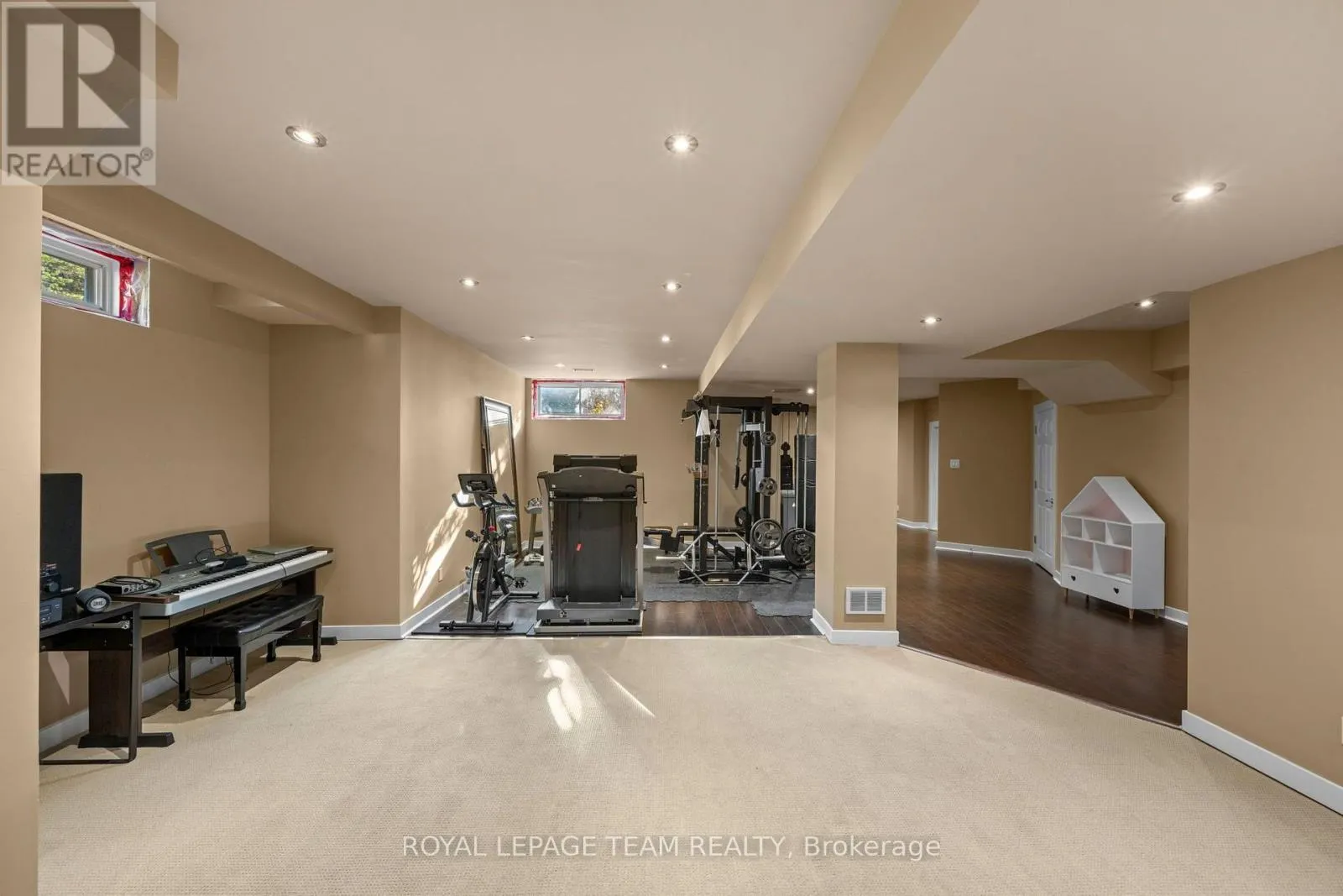 16 SIROCCO CRESCENT
