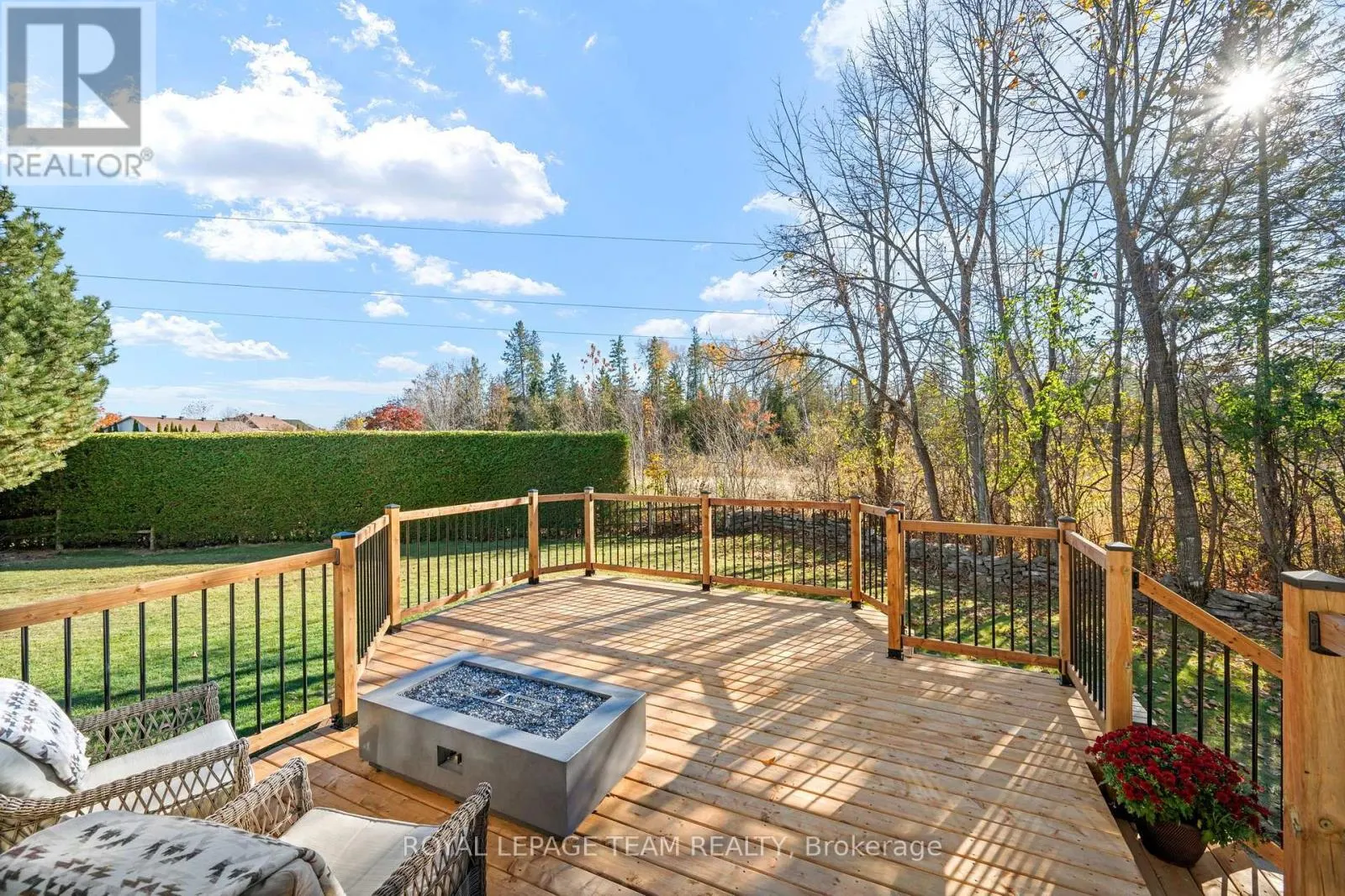 16 SIROCCO CRESCENT