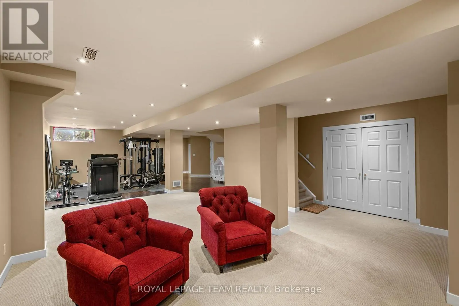 16 SIROCCO CRESCENT