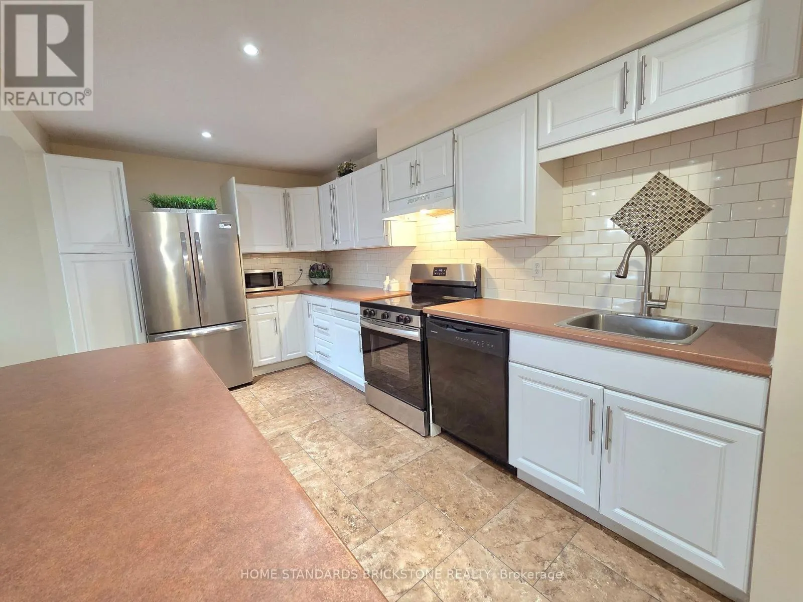 67B - 790 ST ANDRE DRIVE