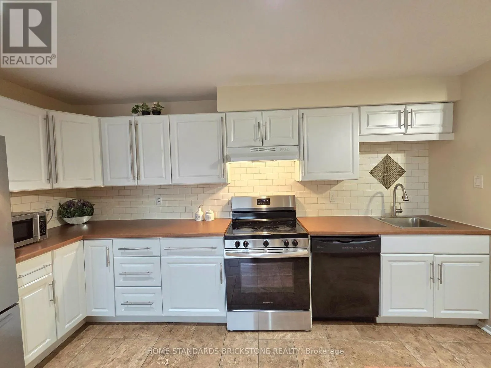 67B - 790 ST ANDRE DRIVE