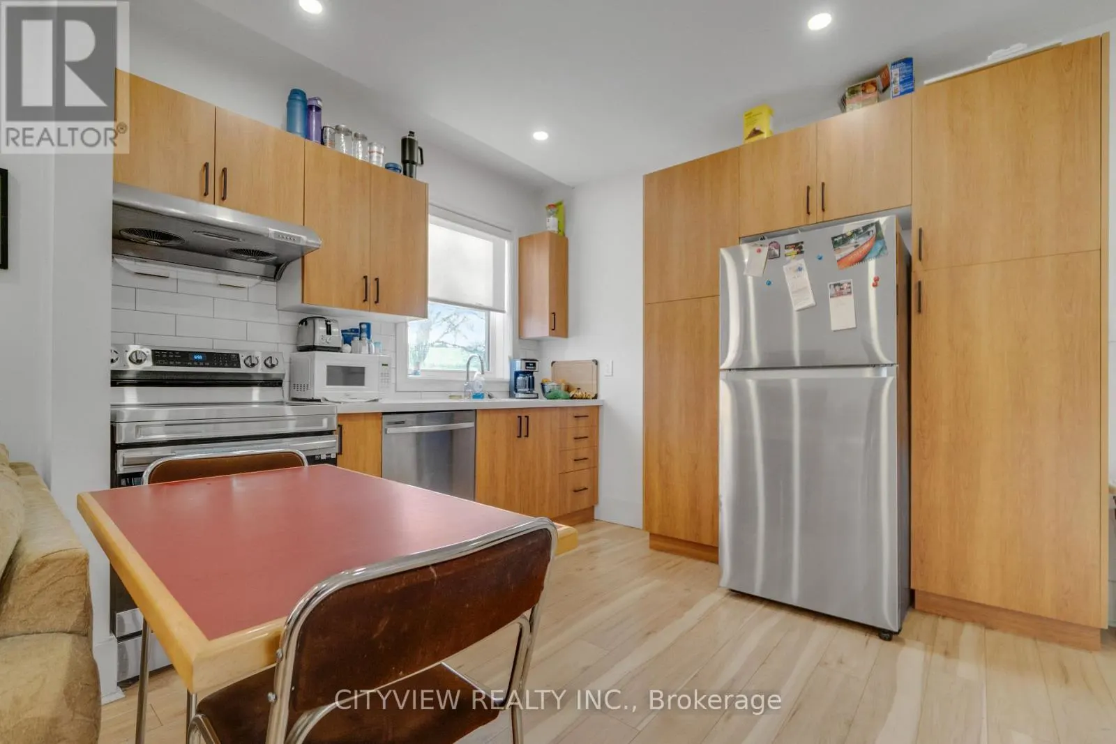 382 BEACH ROAD