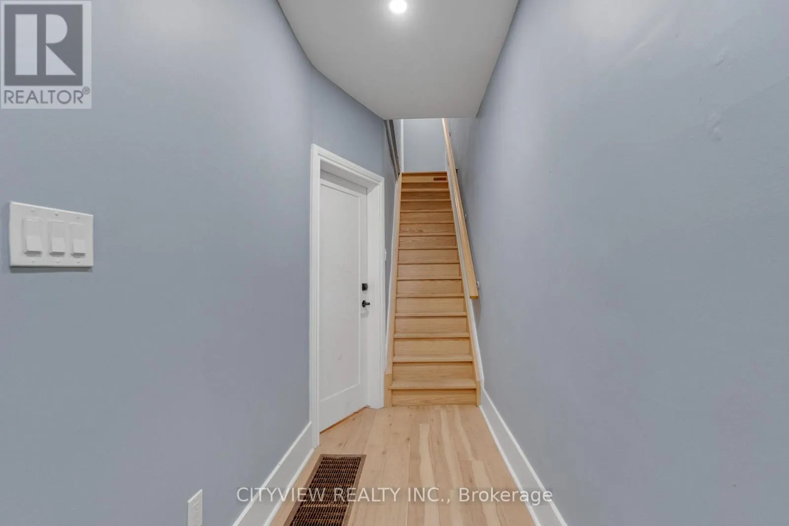 382 BEACH ROAD