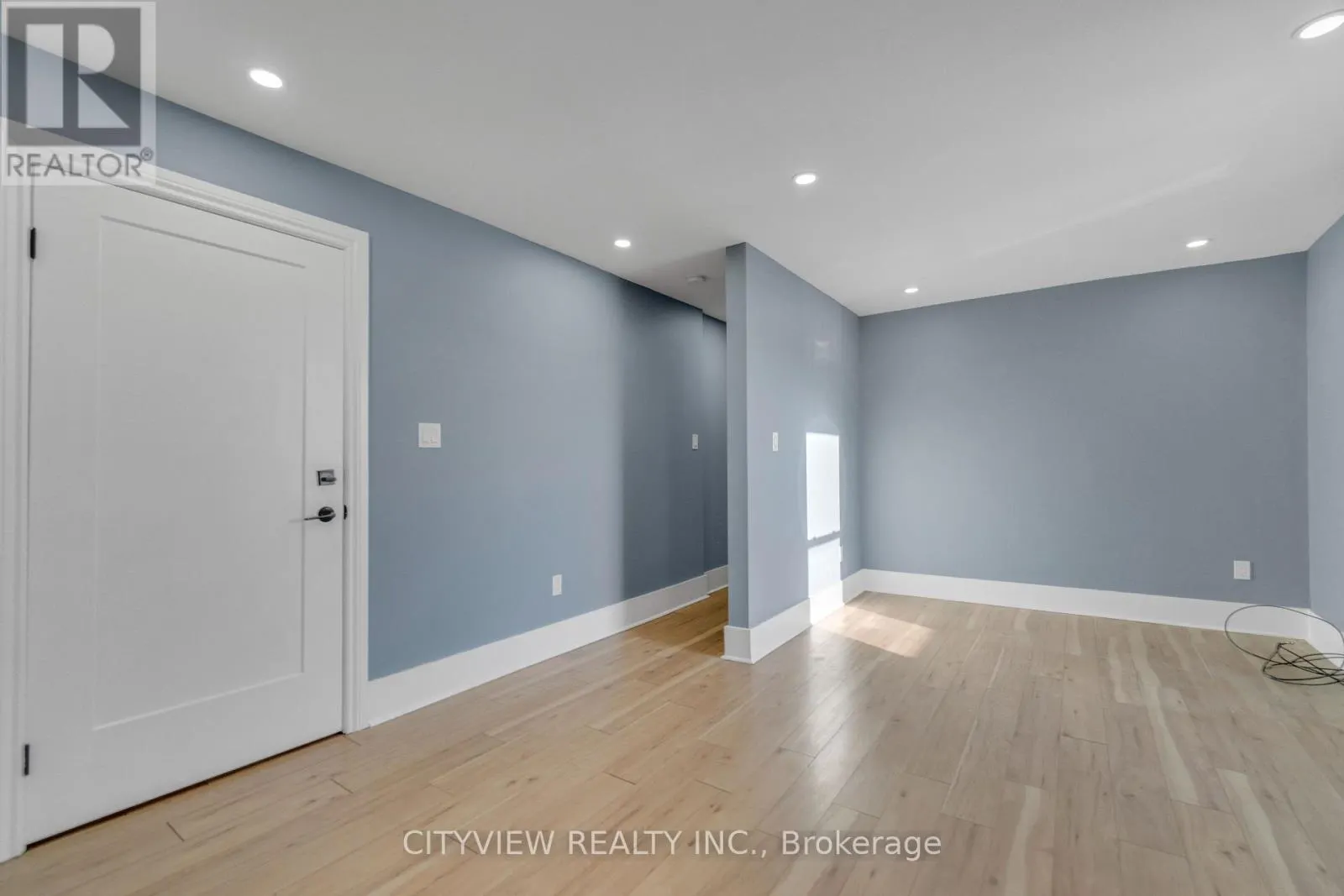 382 BEACH ROAD