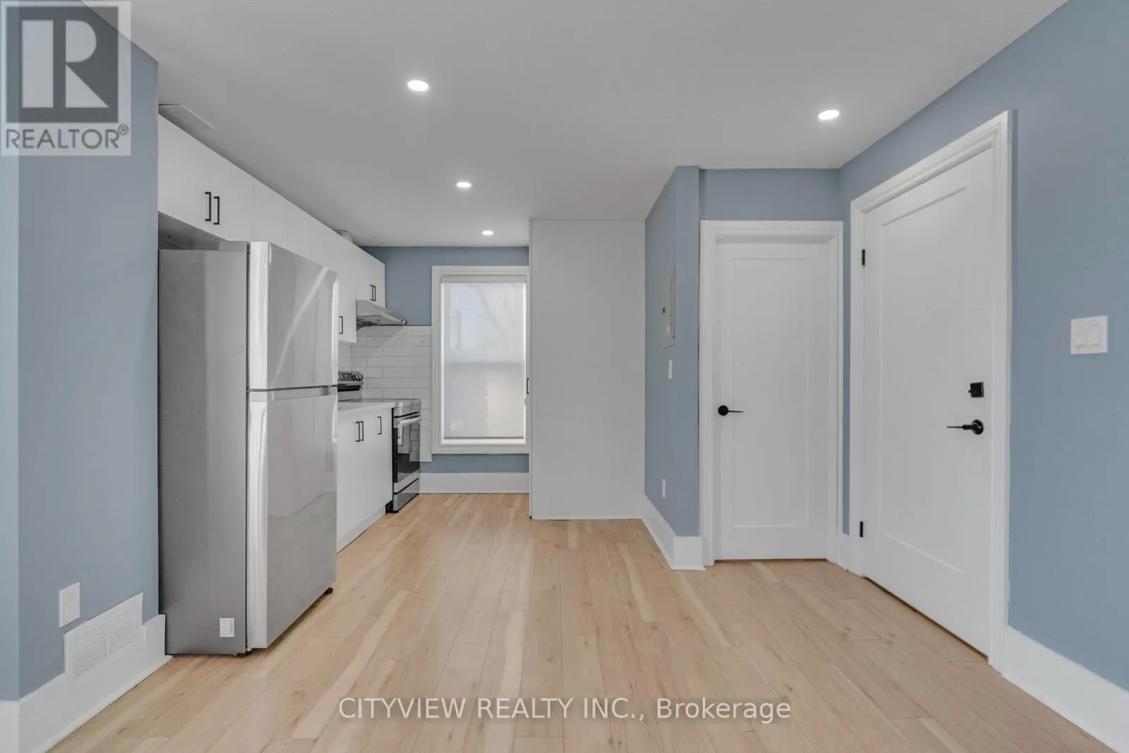 382 BEACH ROAD