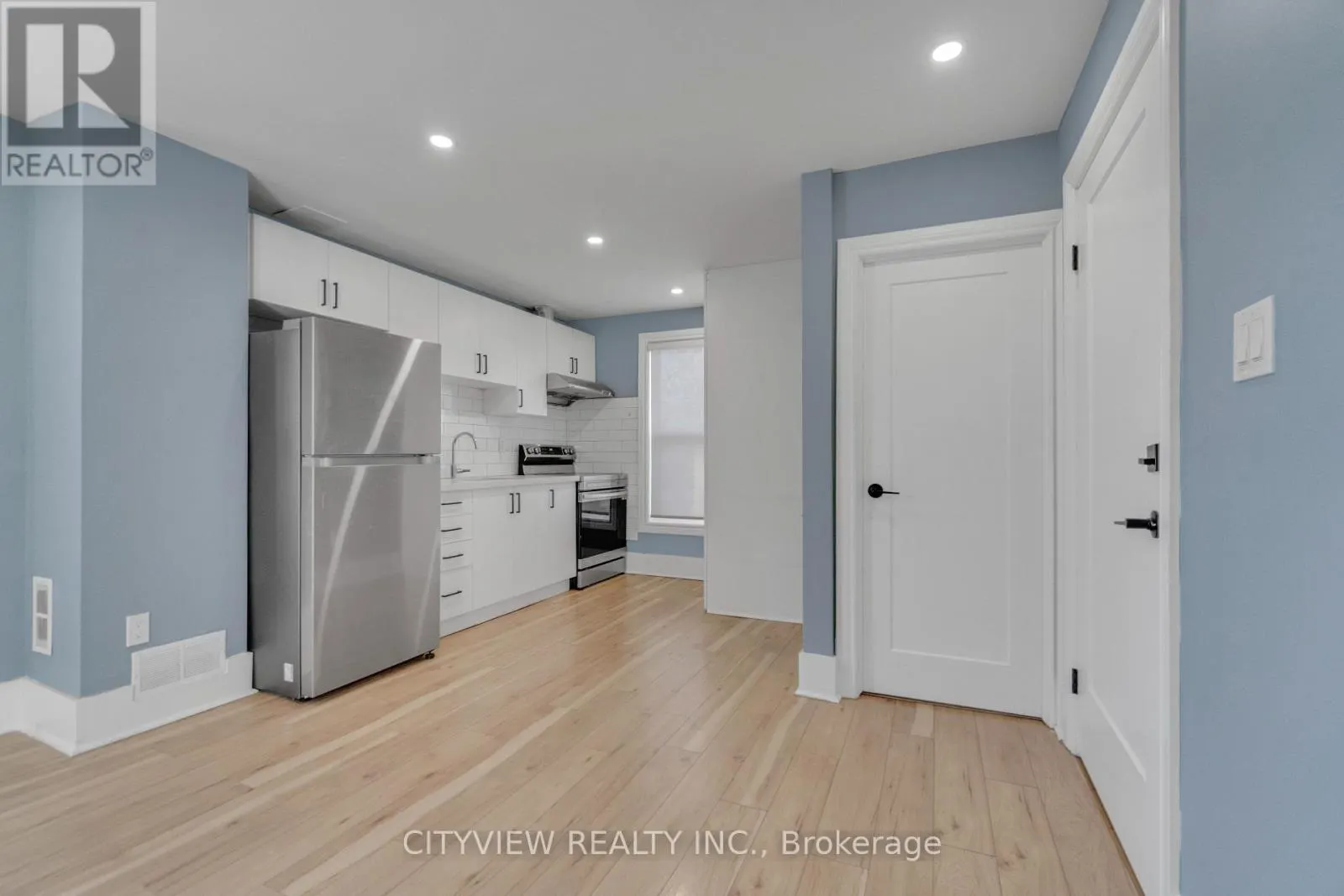 382 BEACH ROAD