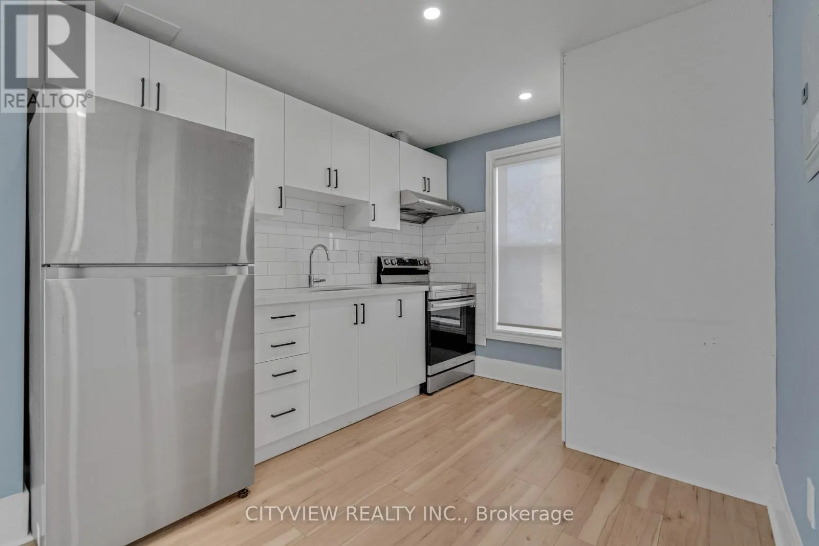 382 BEACH ROAD