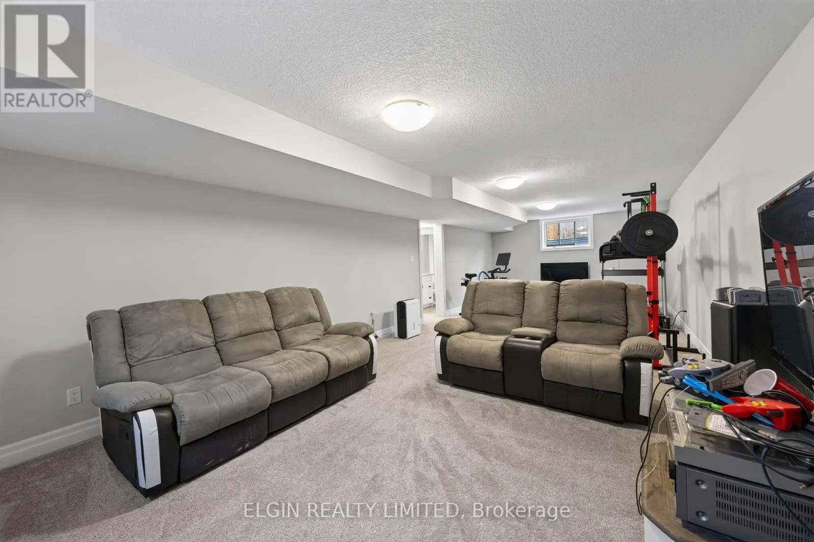 14 MUIRFIELD DRIVE