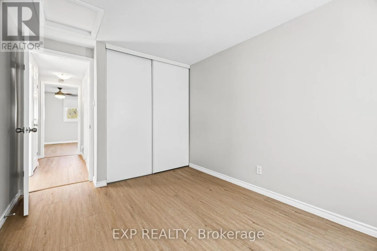 33 SHEARER CRESCENT