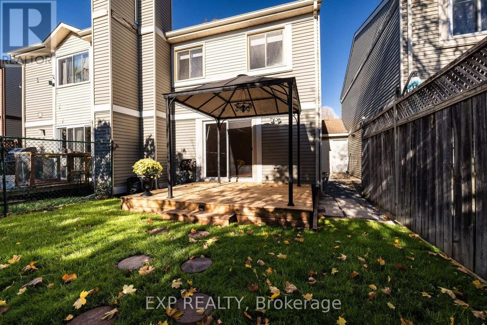 33 SHEARER CRESCENT