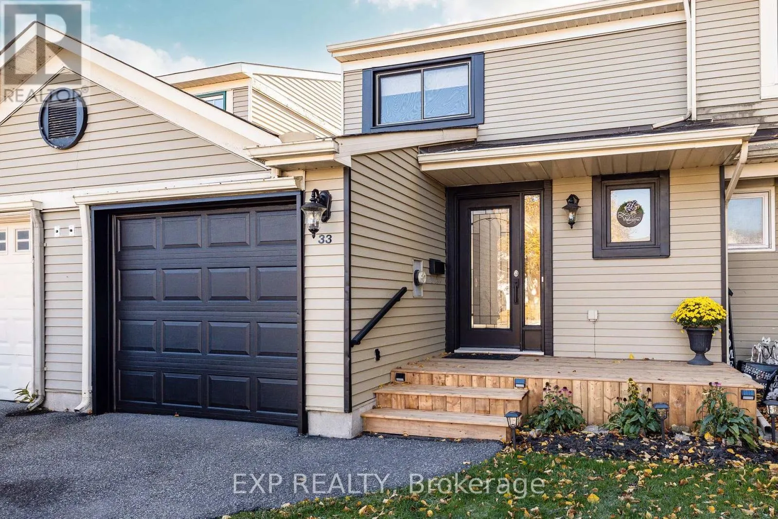 33 SHEARER CRESCENT