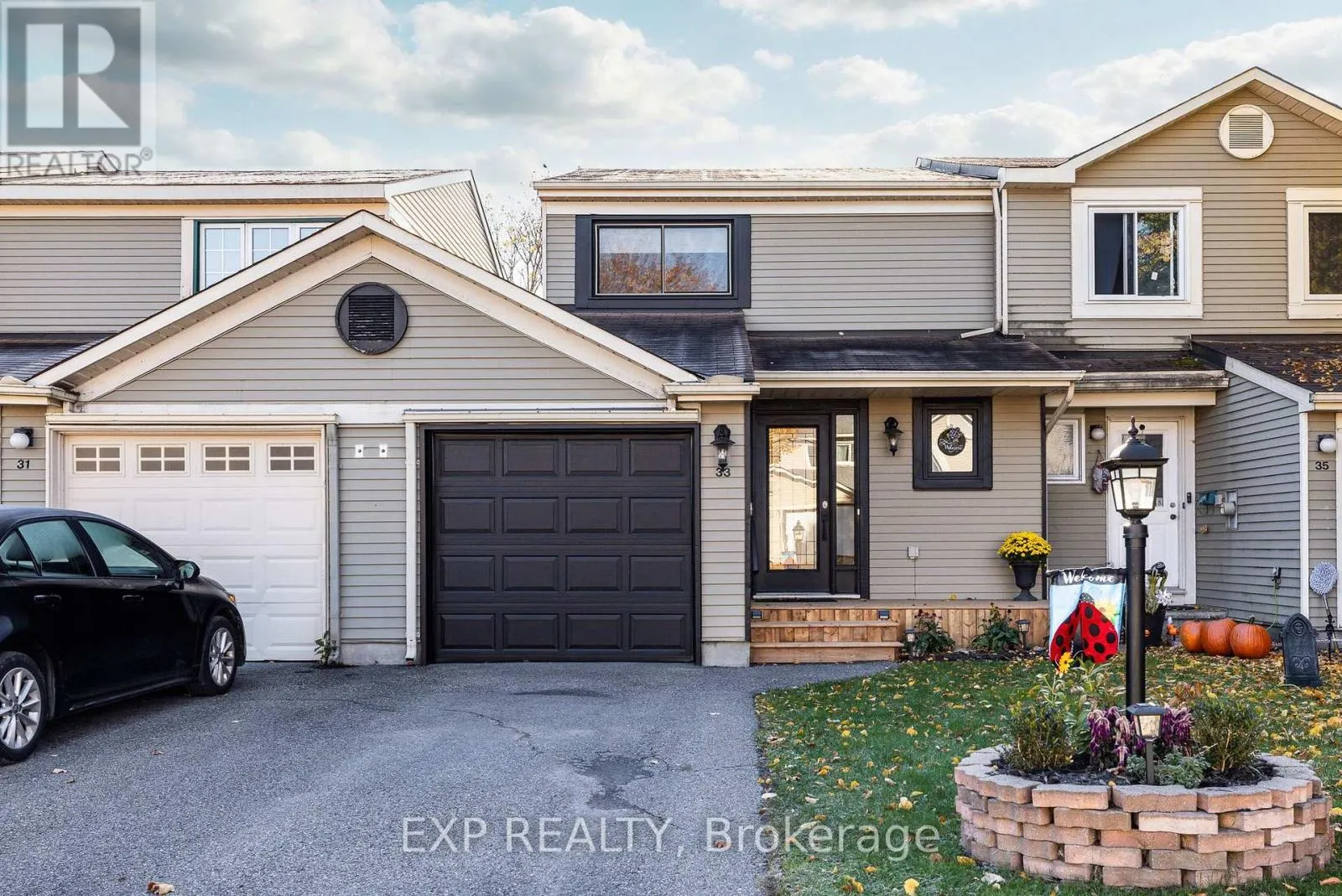 33 SHEARER CRESCENT