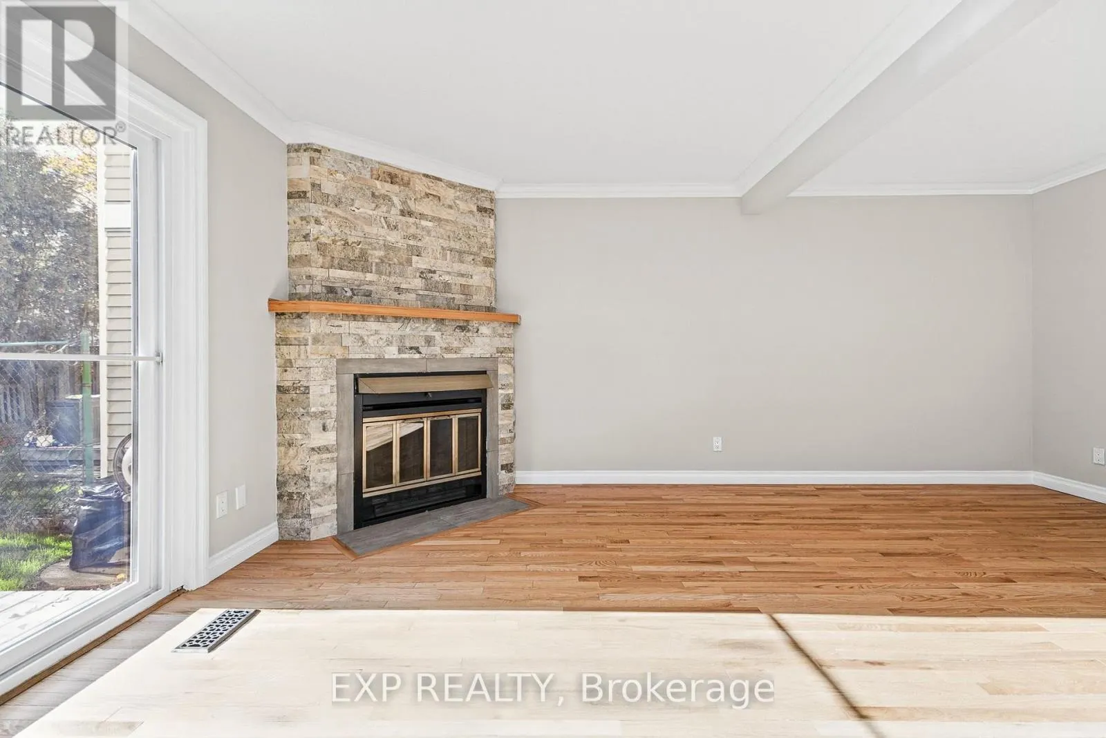 33 SHEARER CRESCENT