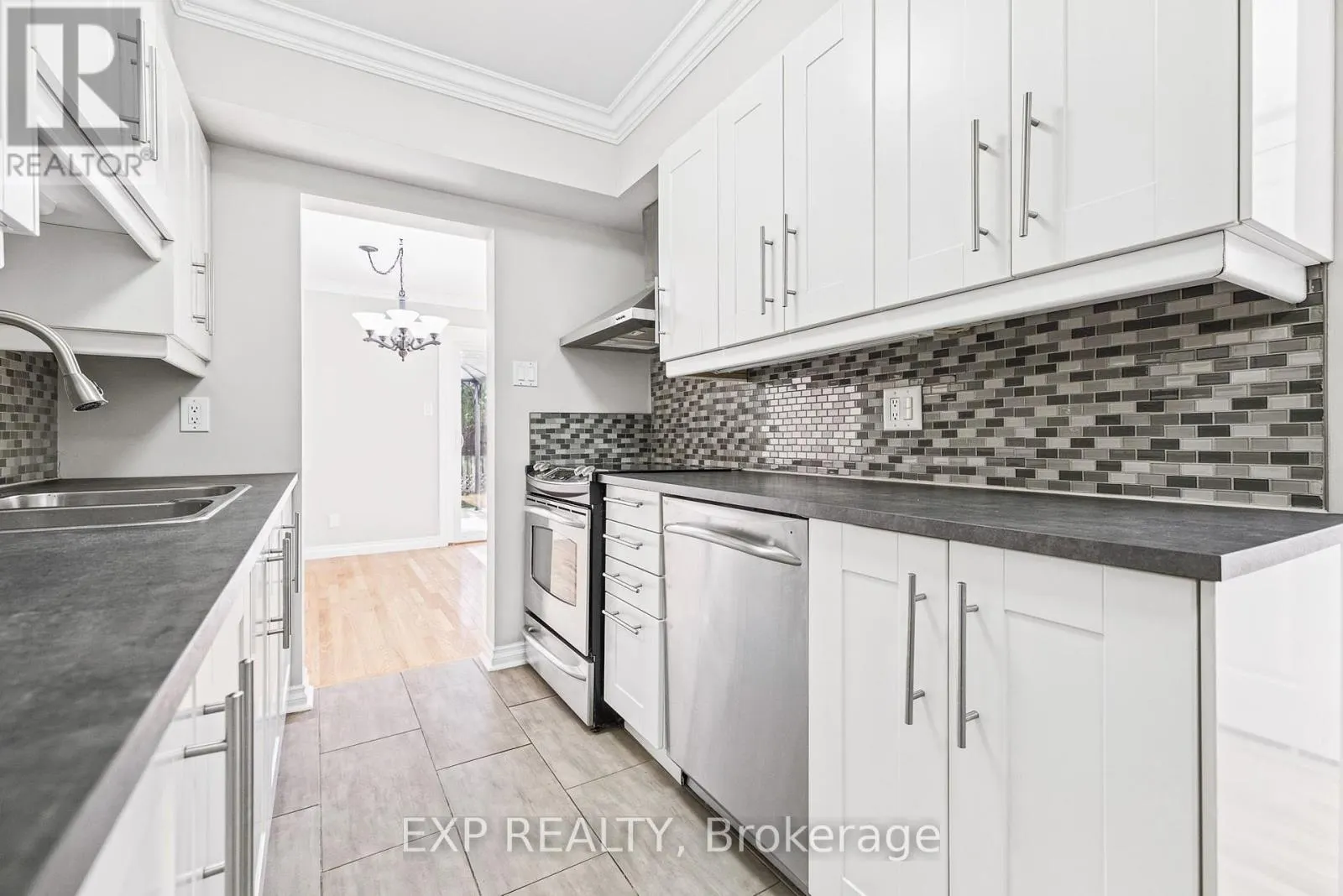 33 SHEARER CRESCENT