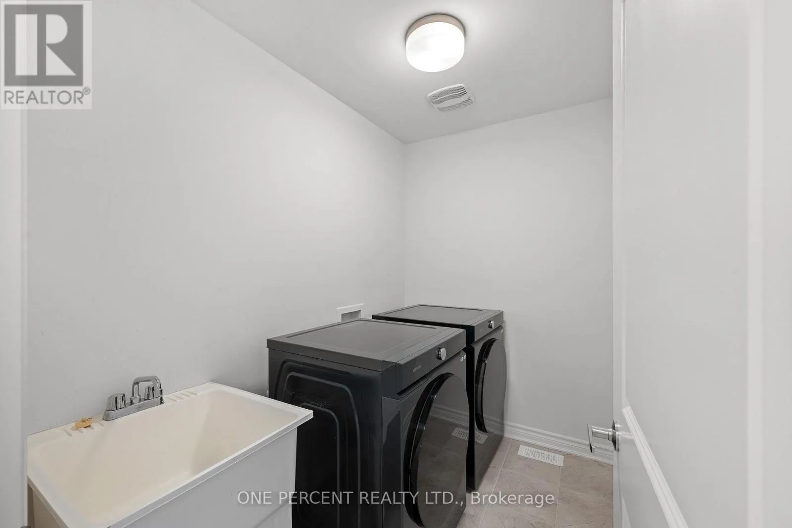 312 FINIAL WAY