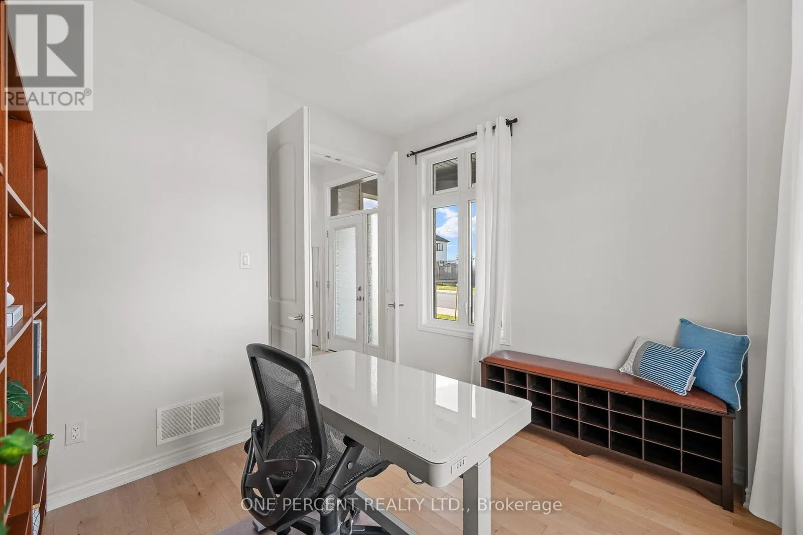 312 FINIAL WAY