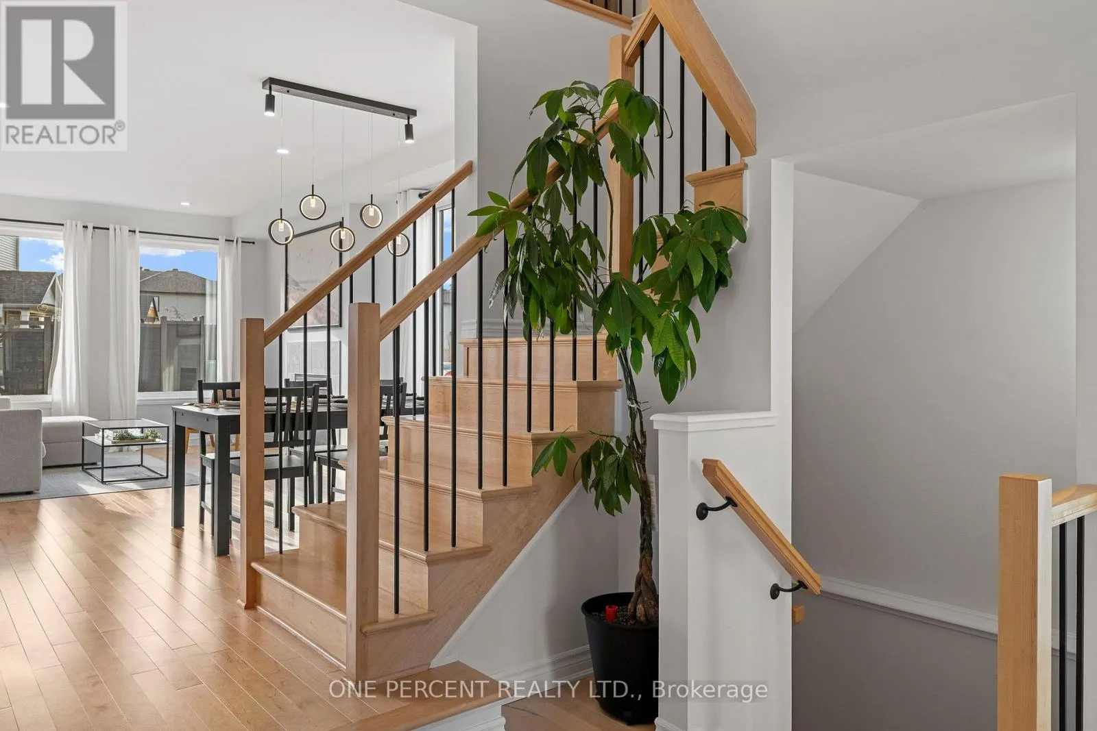 312 FINIAL WAY