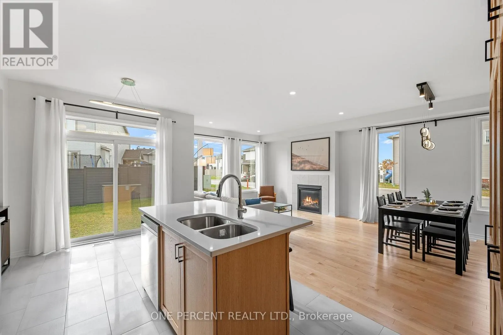 312 FINIAL WAY
