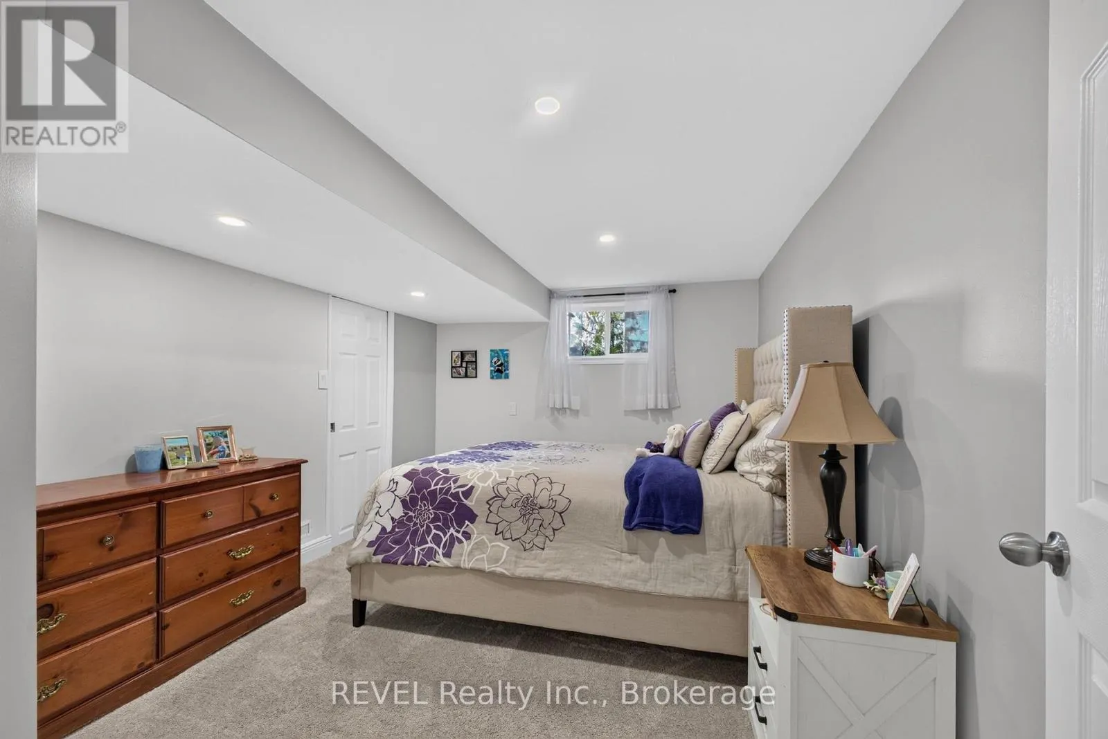 2984 HOLLOWAY BAY ROAD