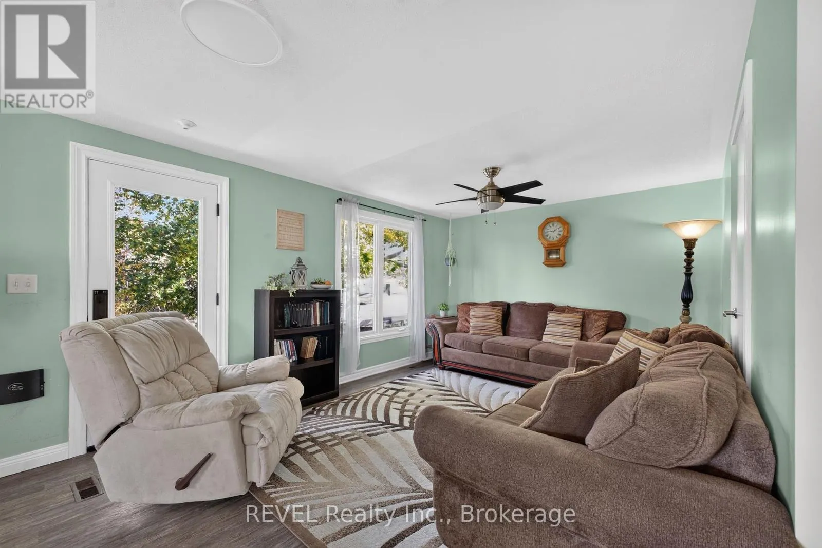 2984 HOLLOWAY BAY ROAD