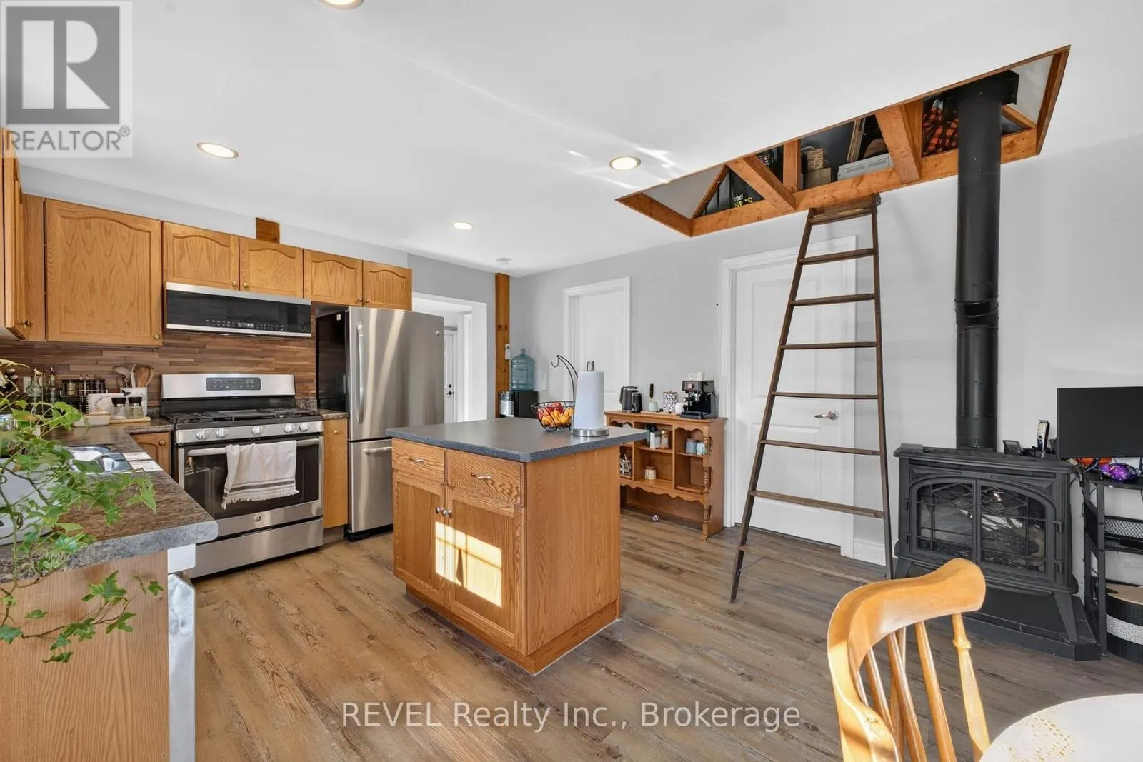 2984 HOLLOWAY BAY ROAD
