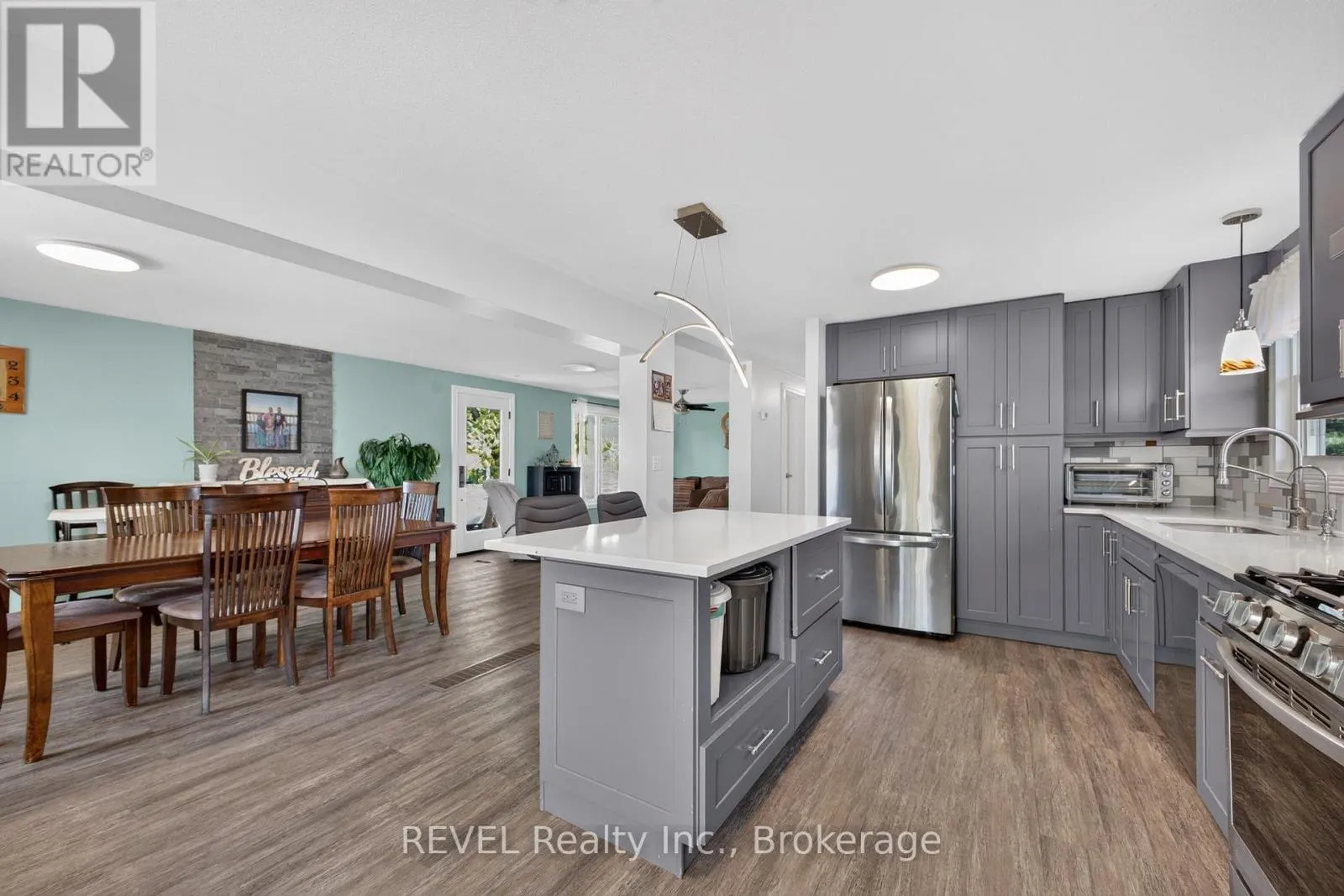 2984 HOLLOWAY BAY ROAD