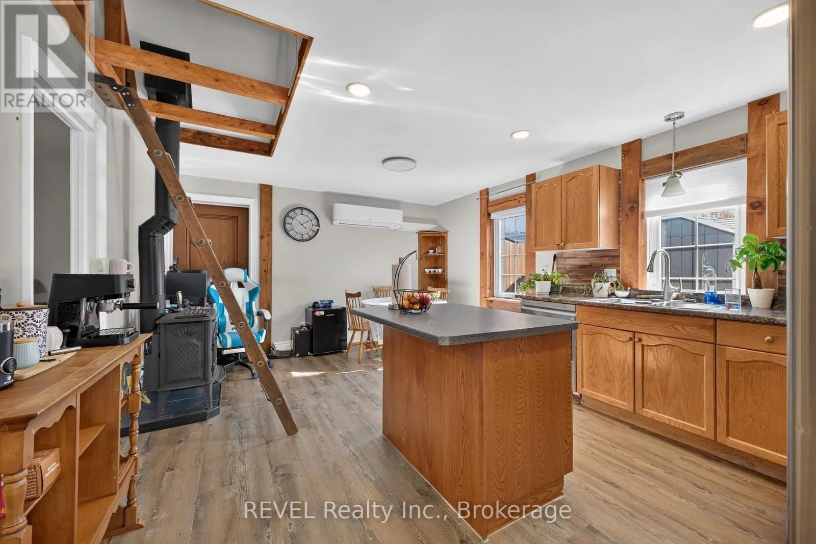 2984 HOLLOWAY BAY ROAD