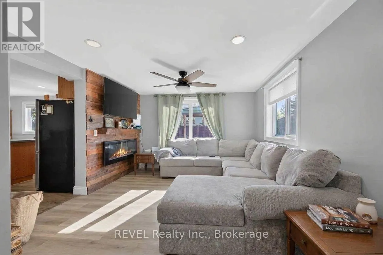 2984 HOLLOWAY BAY ROAD