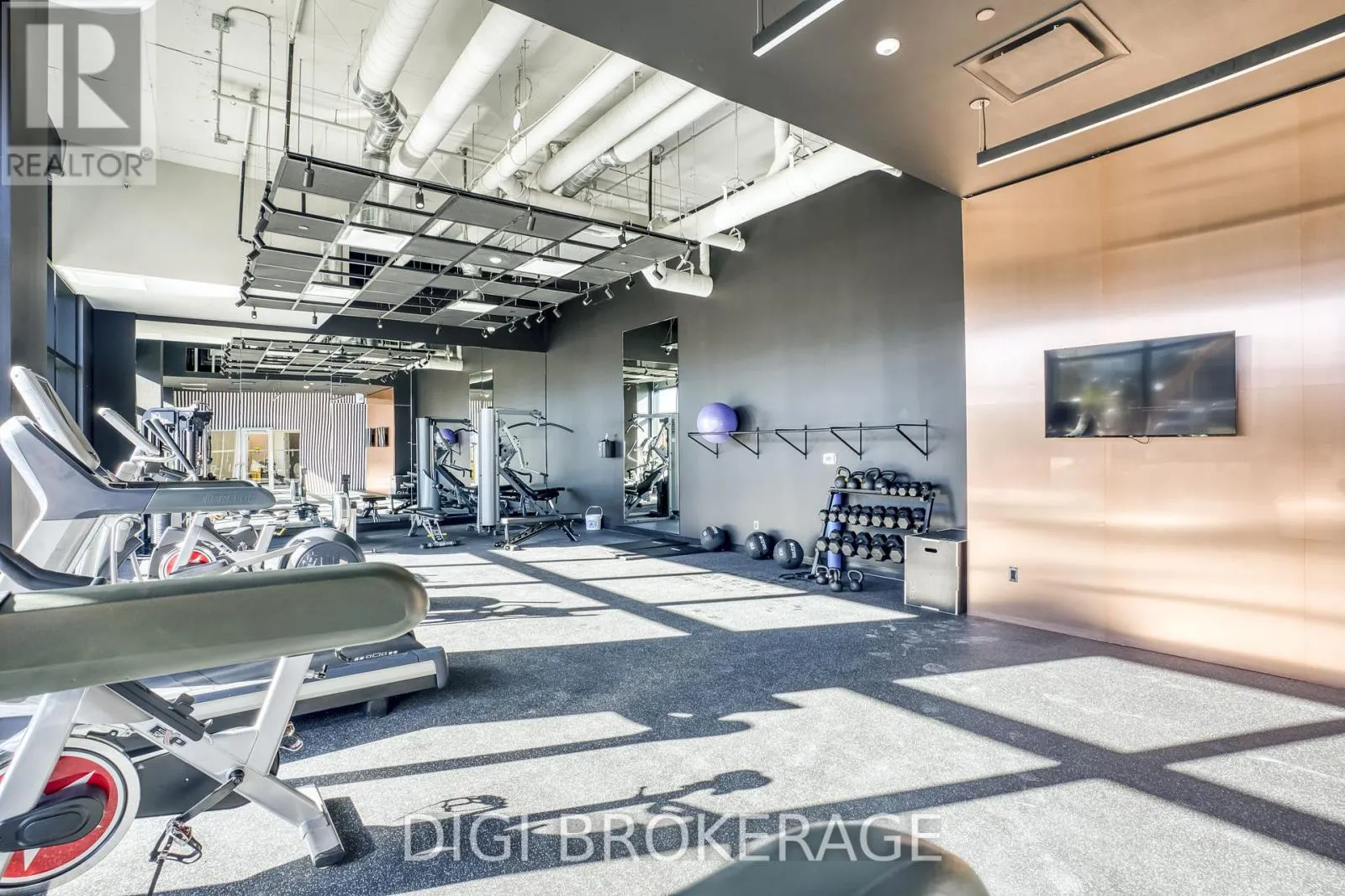 815 - 1250 CUMMINGS AVENUE