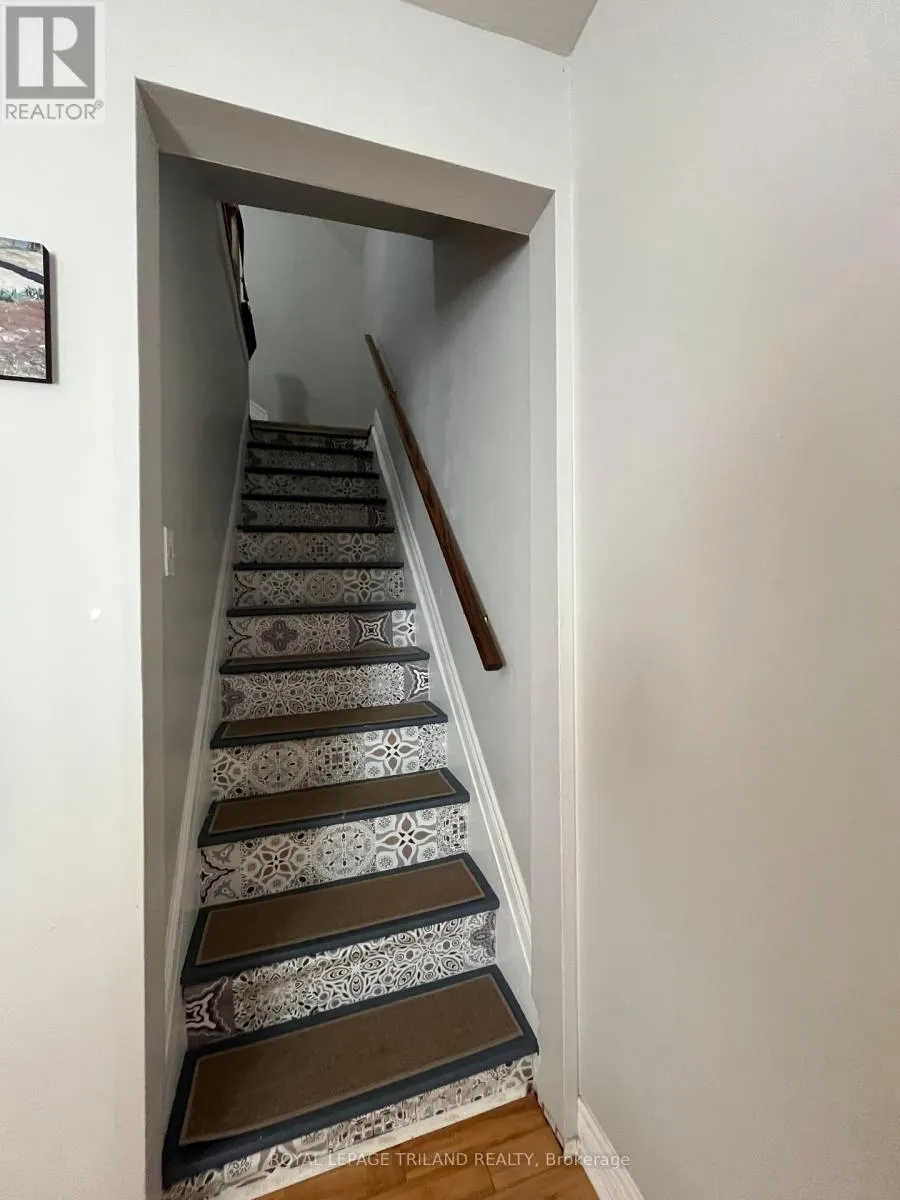 177 FURNIVAL ROAD