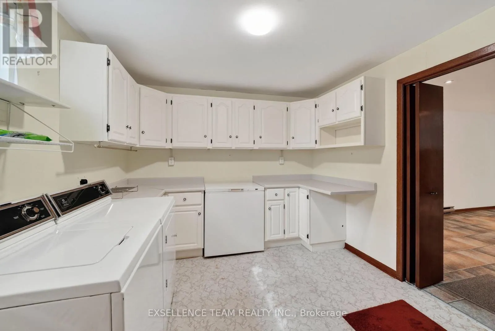 1518 BLAKELY DRIVE