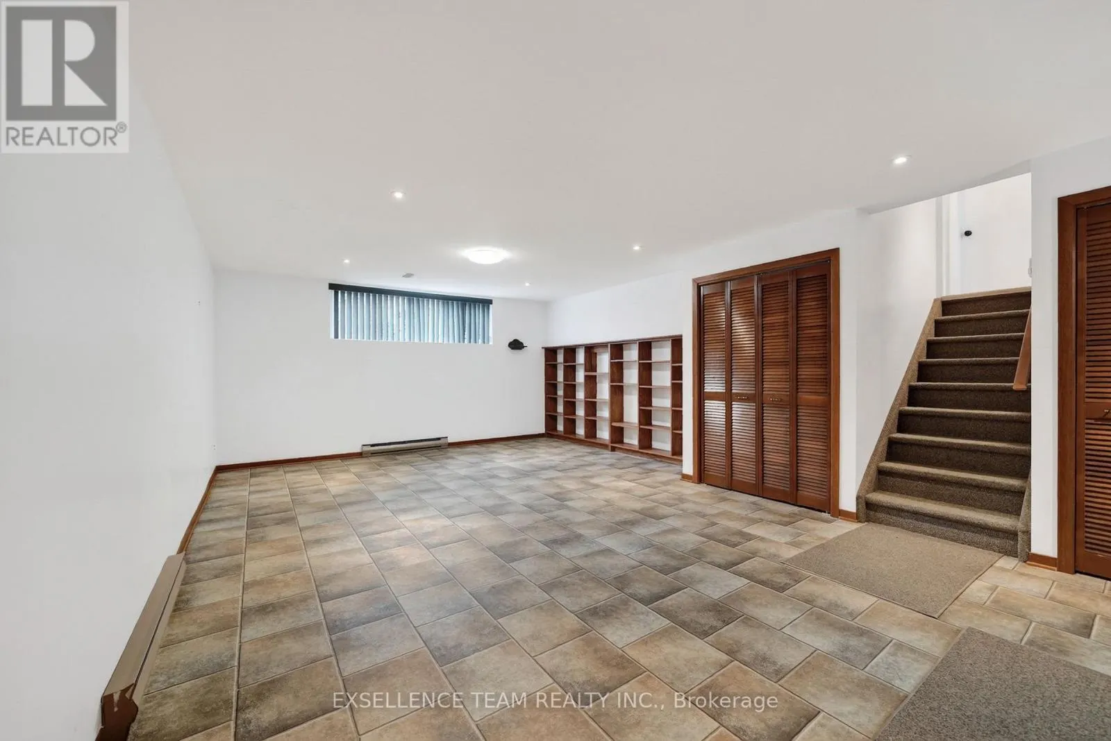 1518 BLAKELY DRIVE