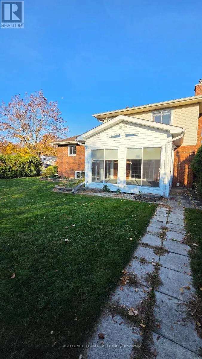 1518 BLAKELY DRIVE