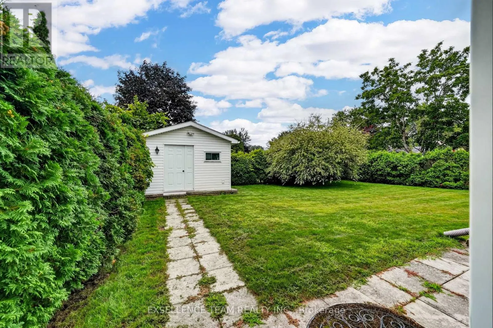 1518 BLAKELY DRIVE