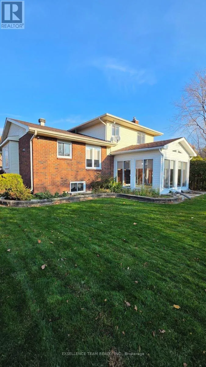 1518 BLAKELY DRIVE