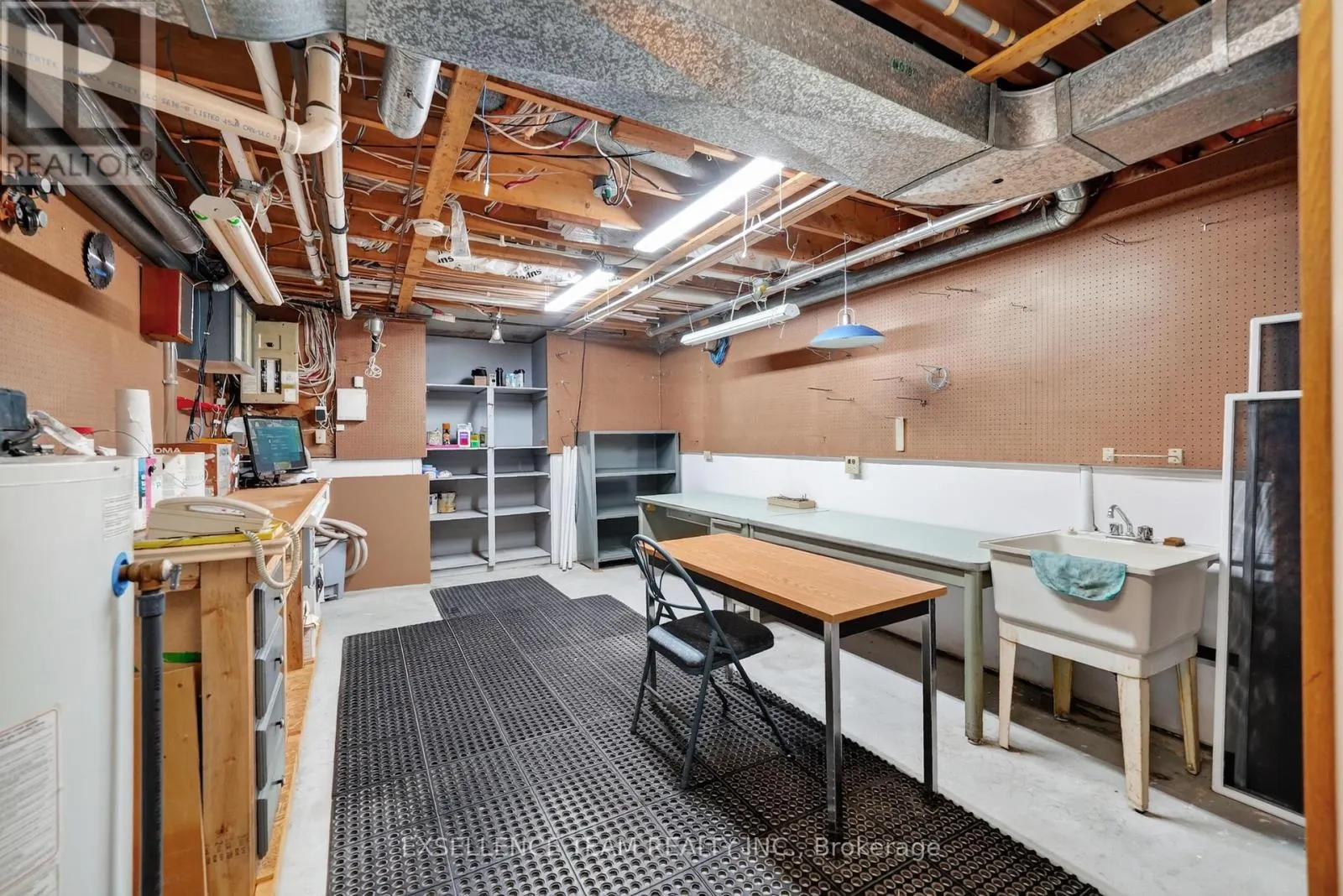 1518 BLAKELY DRIVE