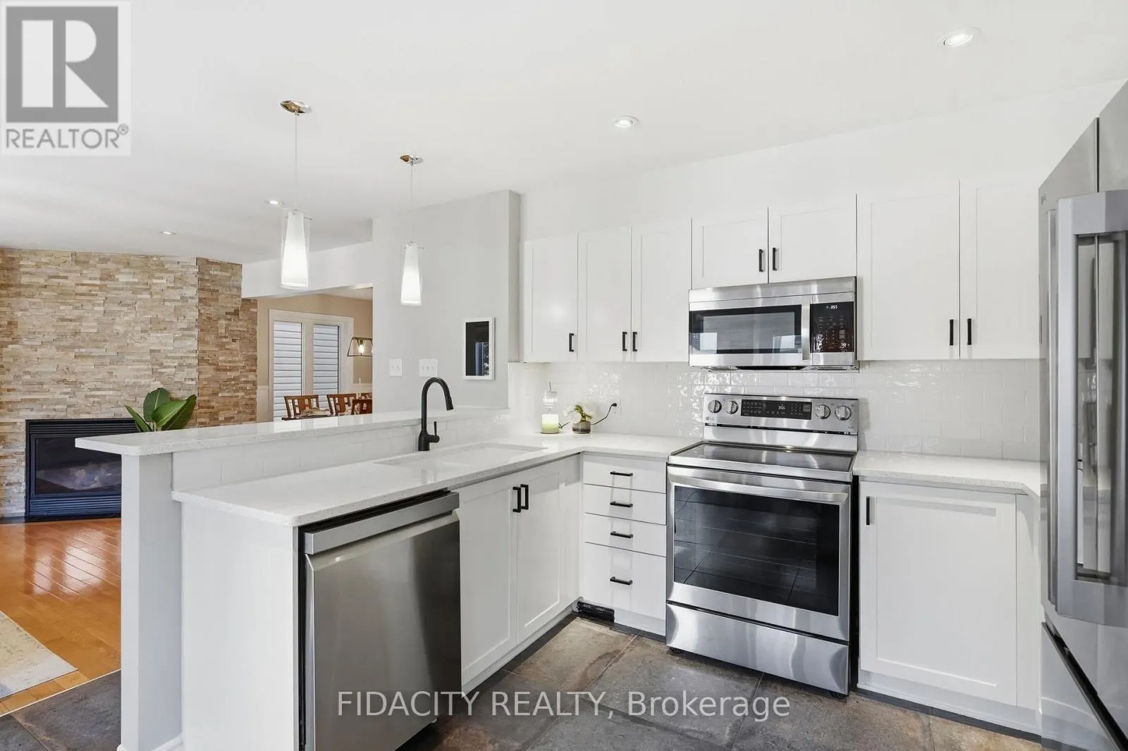 206 MISTRAL WAY