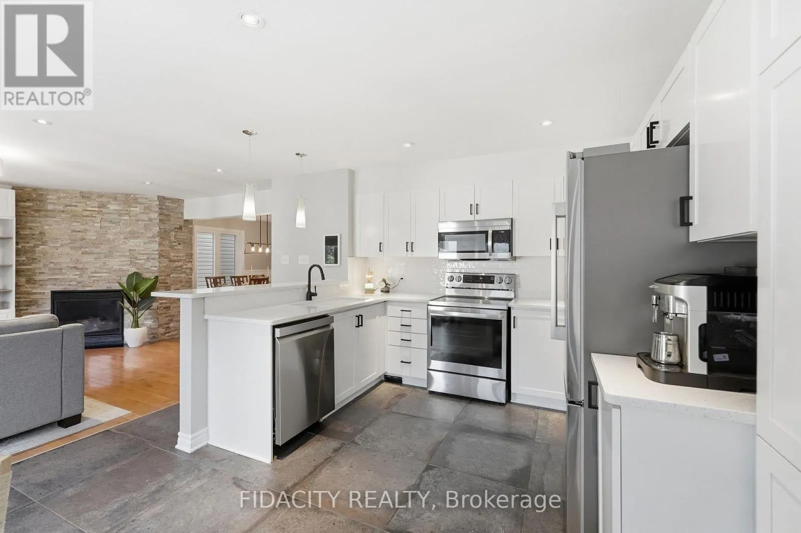 206 MISTRAL WAY