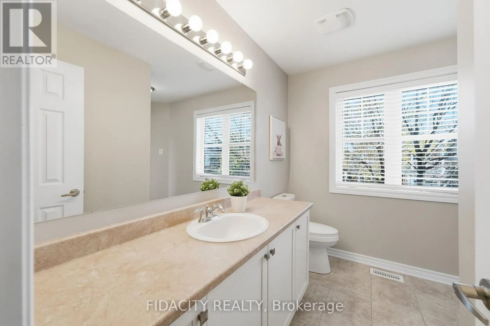 206 MISTRAL WAY