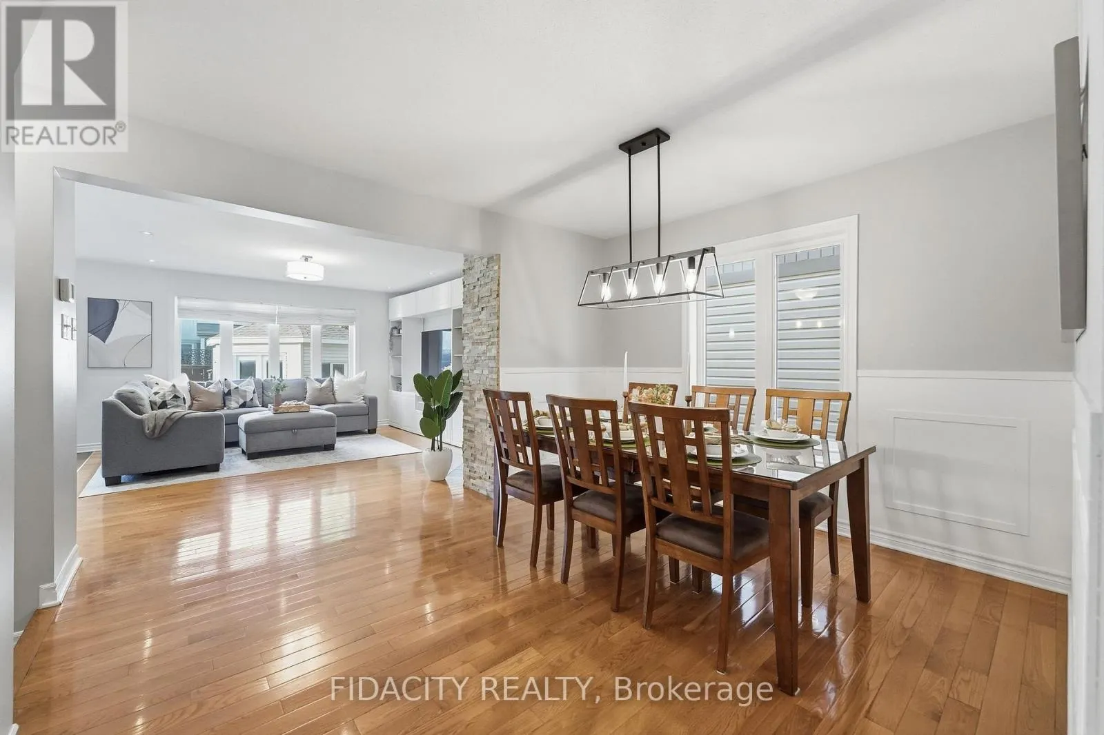 206 MISTRAL WAY